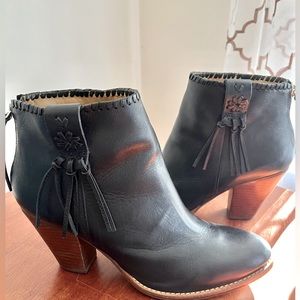 Jack Rogers short leather boots